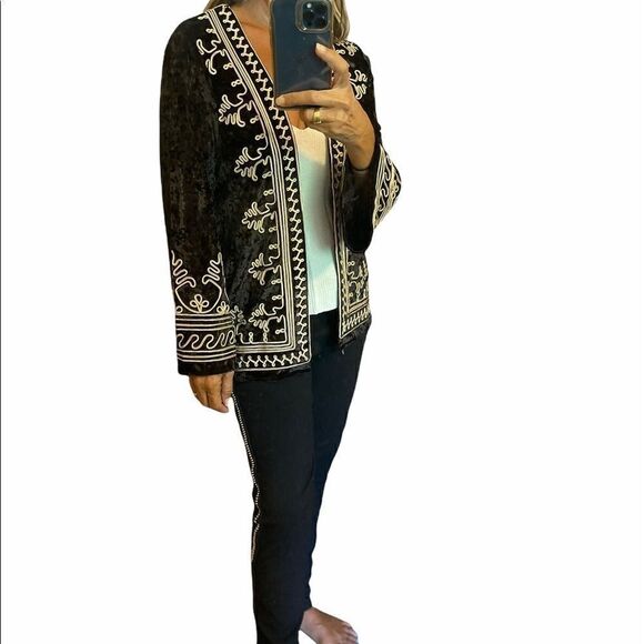 4SI3NNA Velvet Appliqué Black and Gold Jacket. - Picture 4 of 16